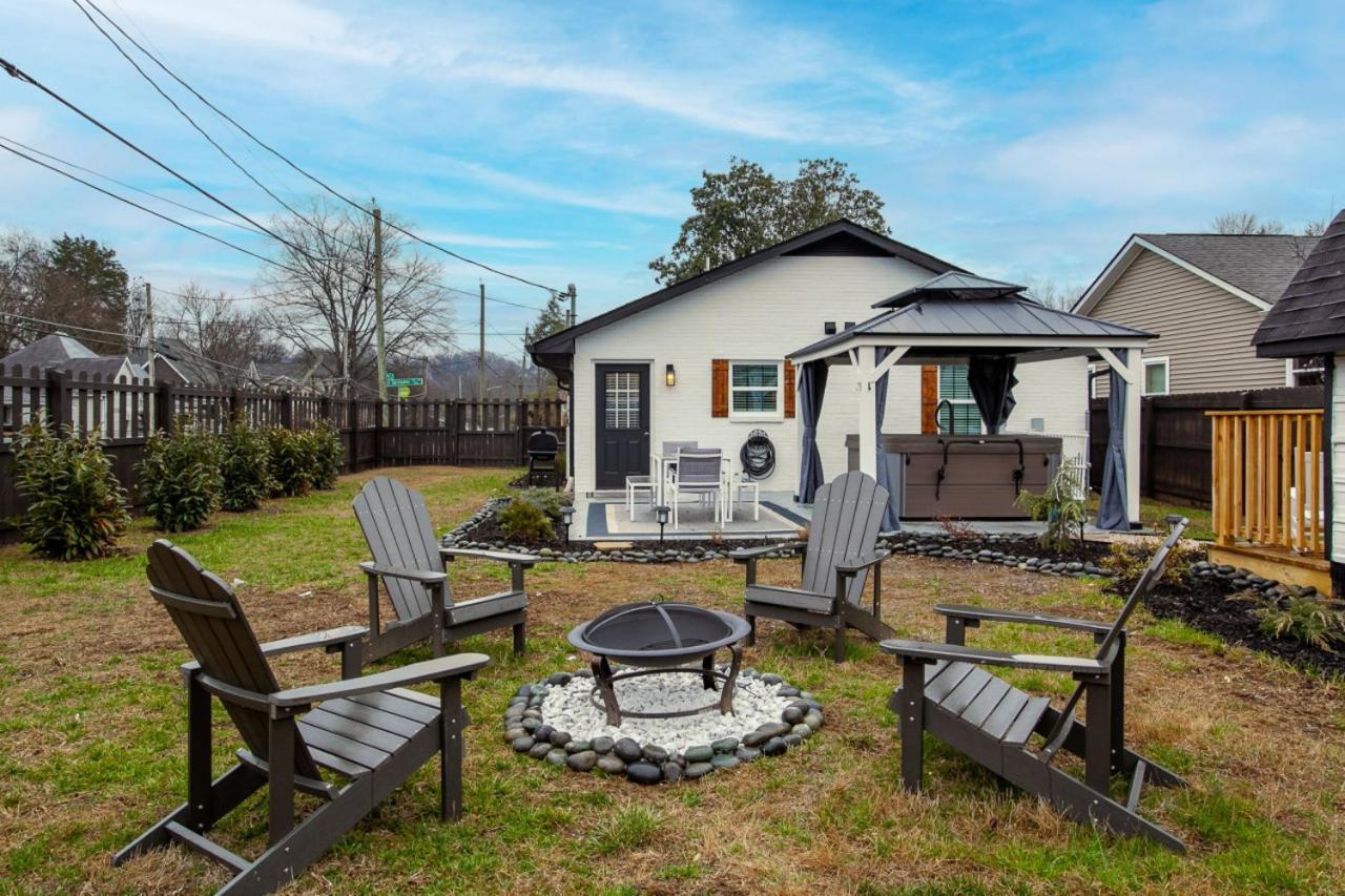 Blue Valley Inn - Hot Tub & Spacious Play Area! Ноксвилл Экстерьер фото